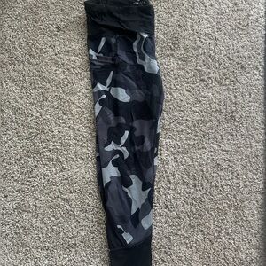 Athleta Black Camo Print Leggings - Size S